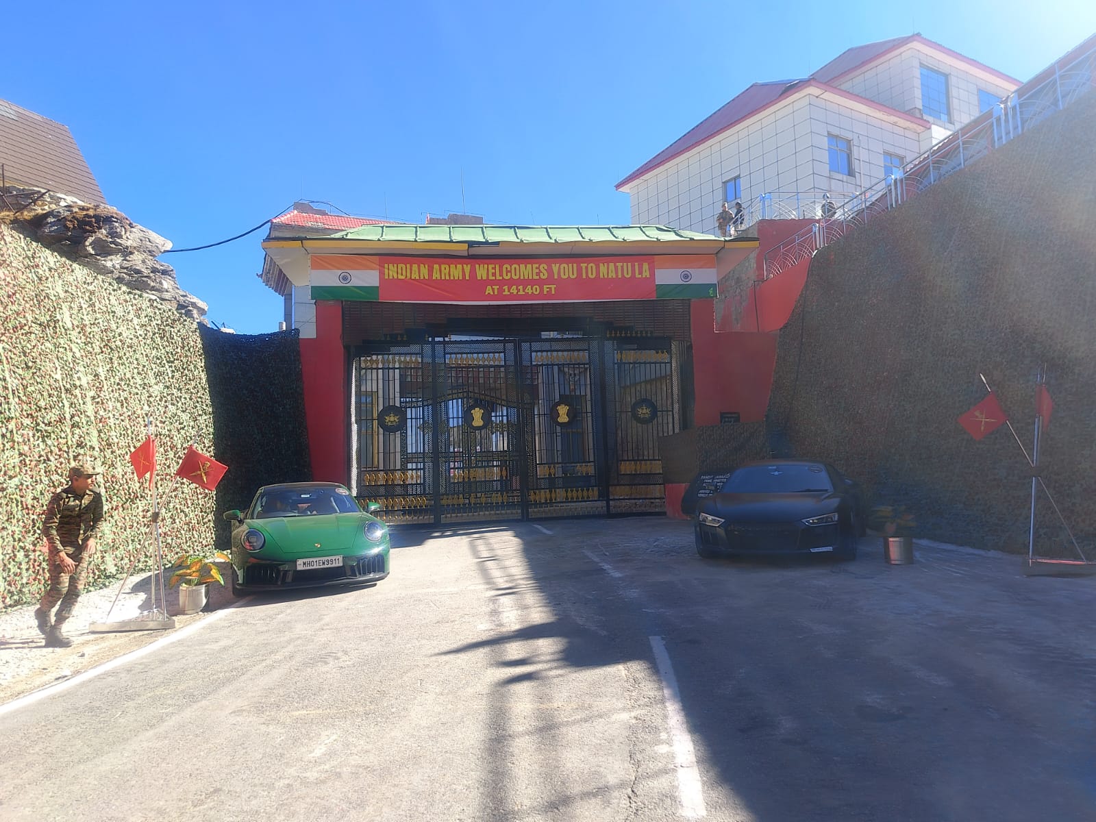 Natu La gate
